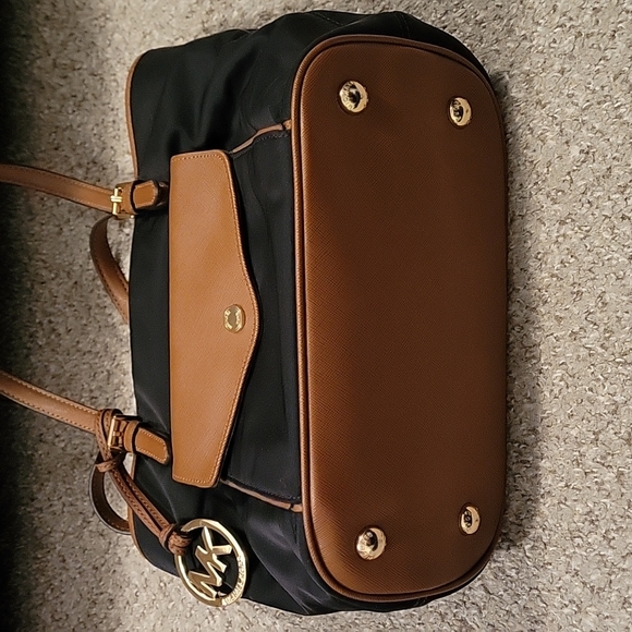 Michael Kors black and brown handbag - Picture 3 of 3